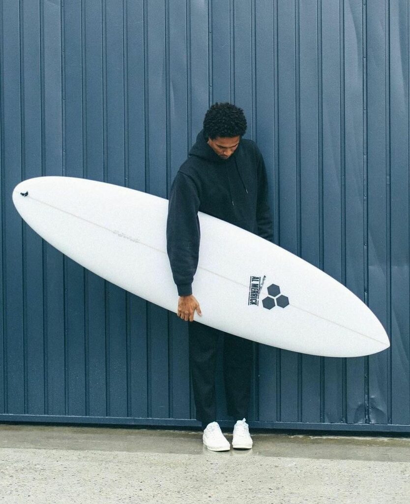mikey february con la CI M23 de al Merrick parte frontal