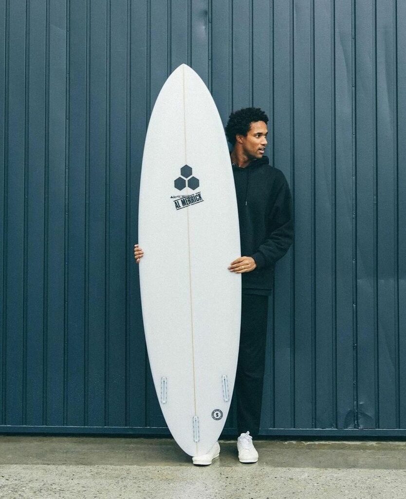 mikey february con la CI M23 de al Merrick parte trasera