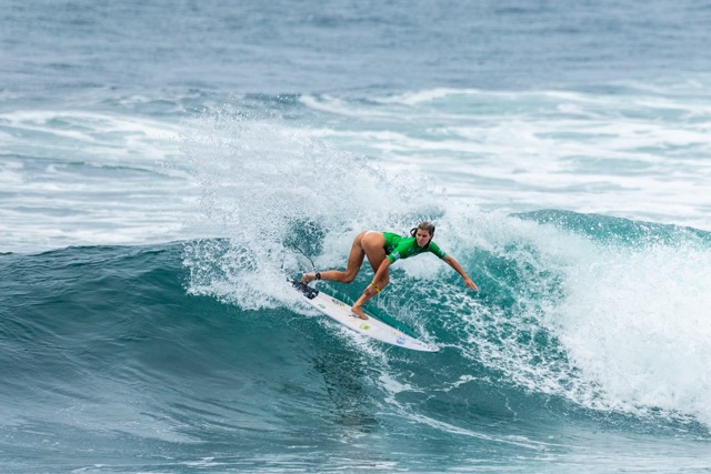 Sol Borelli en el campeonato del mundo ISA de el salvador