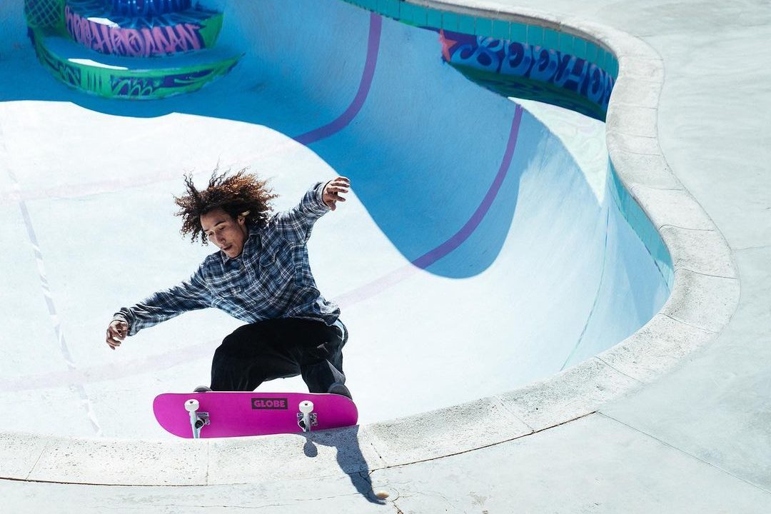 bowl skate globe goodstock pink