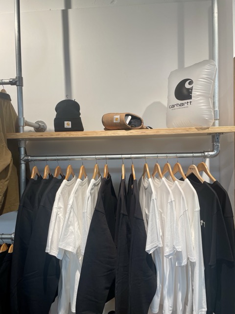 Ropa y Accesorios Carhartt en la tienda Core Surfing en Santiago, Galicia.
