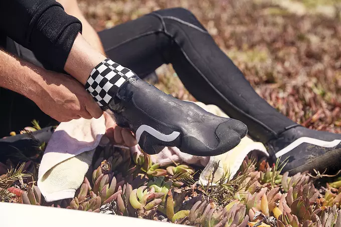 Escarpines Vans Surf Boot 3mm tablero ajedrez suela grip tabla
