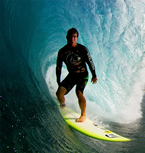 socorrista y surfista local de Pipeline Dave Wassel